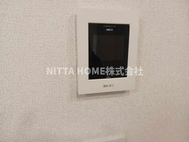 アンソレイエ高浜Ⅱのバルコニー|モニタ付きインターホンを完備しています◎