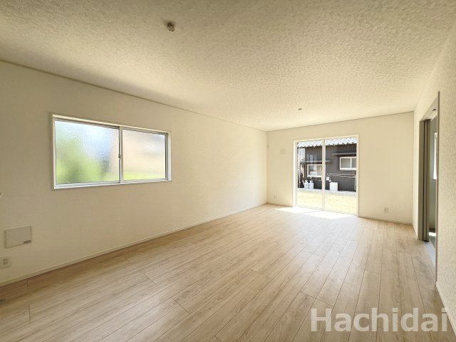 碧南市浜田町第1　新築戸建＜2号棟＞の居間・リビング