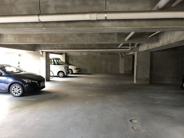 グリーンパーク新瑞の駐車場