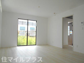 【居間・リビング】 | 郡山市富田町前川原新築一戸建て5棟 | ゆったり過ごせるリビングです