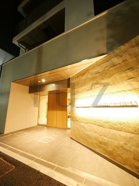 リビオメゾン横濱大通り公園のエントランス