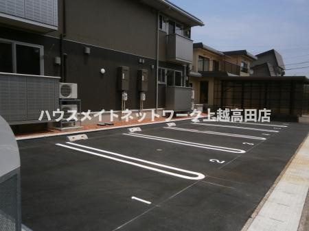 グランベルデの駐車場|消雪付駐車場