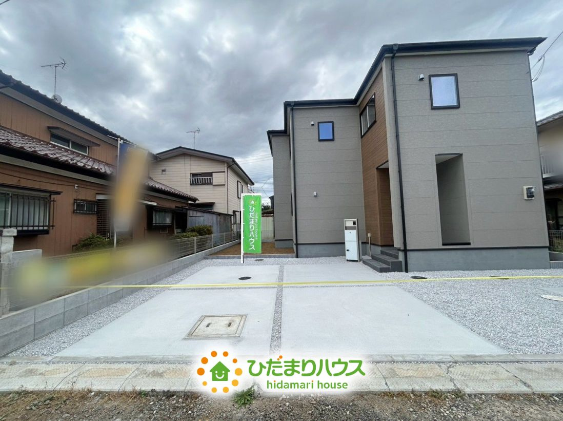 蓮田閏戸　新築一戸建て　リーブルファインの駐車場