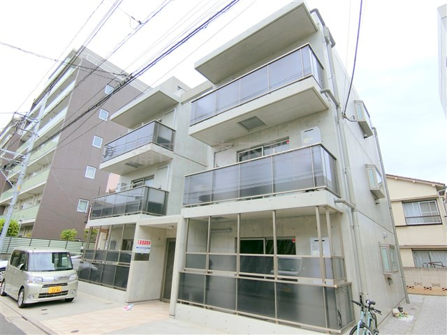 Mell maison Toshiの外観|2015年12月築　RC鉄筋コンクリート造3階建て総戸数6戸
東京都大田区東矢口2丁目　東急多摩川線矢口渡駅7分