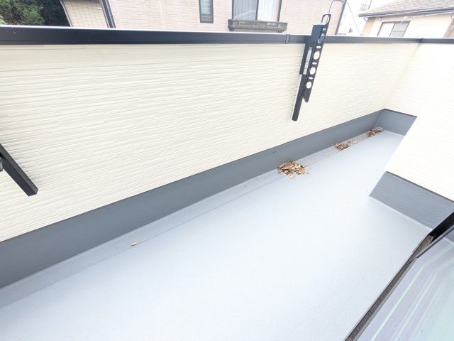 我孫子市岡発戸　01期　新築戸建てのバルコニー|広々としたワイドバルコニーは、日当たり良好で毎日の洗濯物干しに最適です。