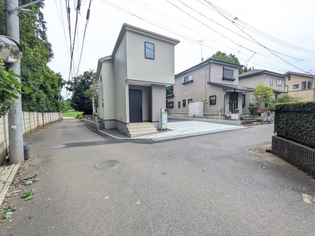 我孫子市岡発戸　01期　新築戸建ての前面道路含む現地写真|駐車は2台可能です♪