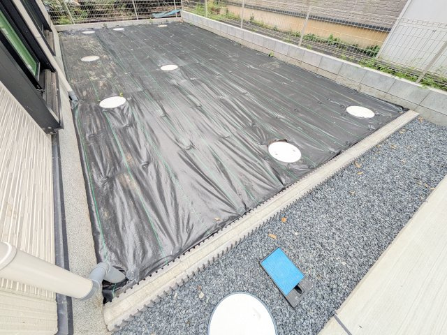 我孫子市岡発戸　01期　新築戸建ての庭|リビングに明るい光を届ける南庭。
お子様の遊び場やペットのスペースとしても最適です。
室内外で心地よい暮らしが叶います。