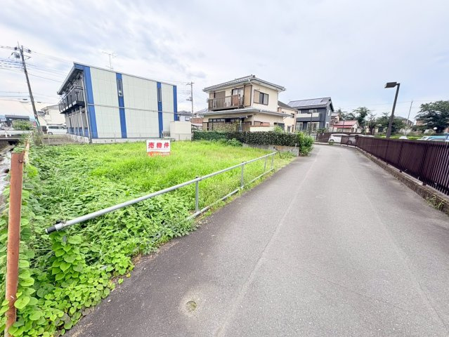 日高市鹿山　建築条件なし売地　JR川越線【高麗川駅】徒歩4分　【高麗川小学区】の前面道路含む現地写真