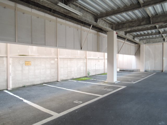 ハーモニーヒルズの駐車場