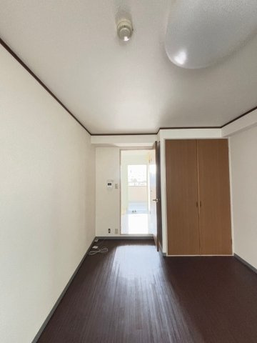 ハーモニーヒルズの洋室