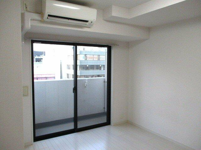 Ｒｉｓｉｎｇ　ｐｌａｃｅ巣鴨の居間・リビング