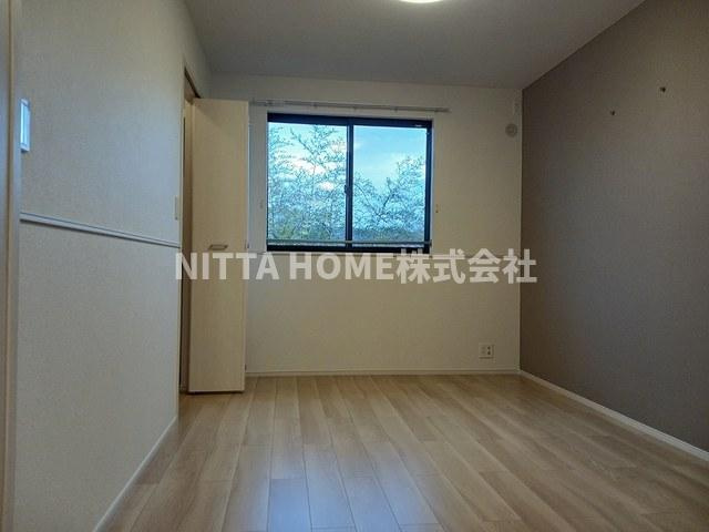アンソレイエ高浜Ⅱの内装|南向き日当たり良好のお部屋です＊