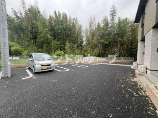 サン・フィオーレ　Ⅲの駐車場|高崎、前橋のお部屋探しはエンドスケープまで！お客様の理想お聞かせ下さい♪