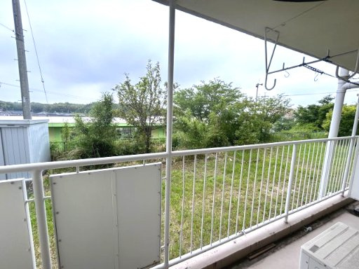 知多郡阿久比町大字宮津字小廻間　宮津団地26号棟のバルコニー