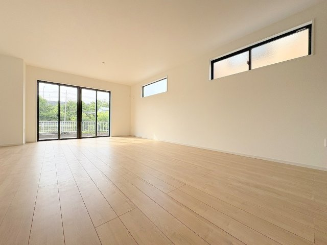 三郷市幸房　新築戸建　全1棟の居間・リビング|同施工会社の参考写真になります。