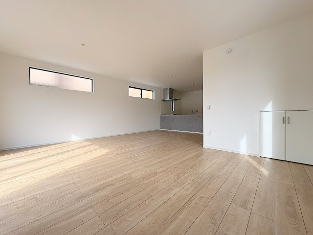 三郷市幸房　新築戸建　全1棟の居間・リビング|同施工会社の参考写真になります。