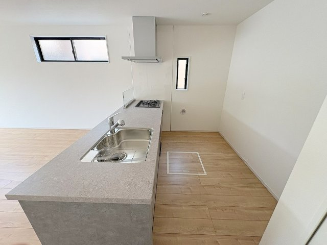 三郷市幸房　新築戸建　全1棟のキッチン|同施工会社の参考写真になります。