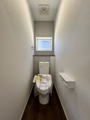 古閑中町戸建のトイレ