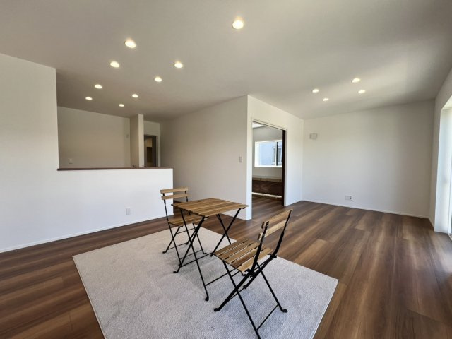 古閑中町戸建の居間・リビング