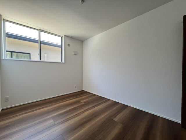 古閑中町戸建の洋室