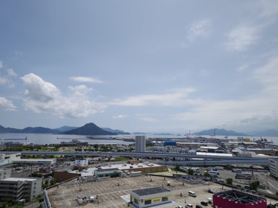 【展望】 | ヴェルディ・ザ・タワー宇品 | 高層階＆南向きで瀬戸内海（宮島・似島）が一望（令和8年7月現在）できるお部屋です
