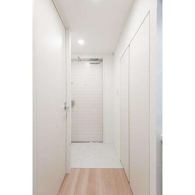 オアーゼ新宿市谷薬王寺アネックスの玄関
