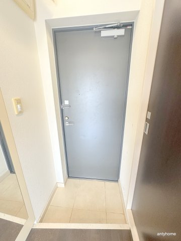 フェルザ今宮戎　仲介手数料無料の玄関