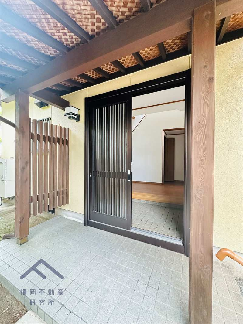 糟屋郡須惠町大字旅石　戸建ての玄関