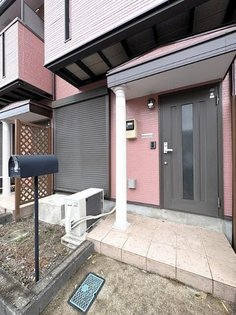 相模原市緑区太井のアパートの玄関