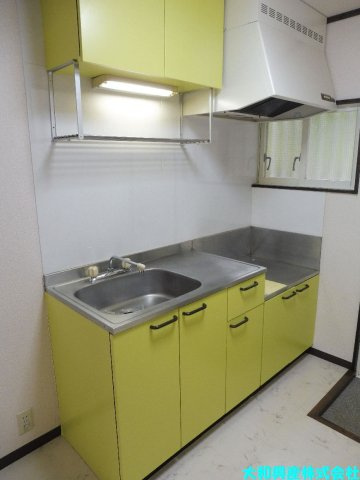 ウッディヒルズＡのキッチン
