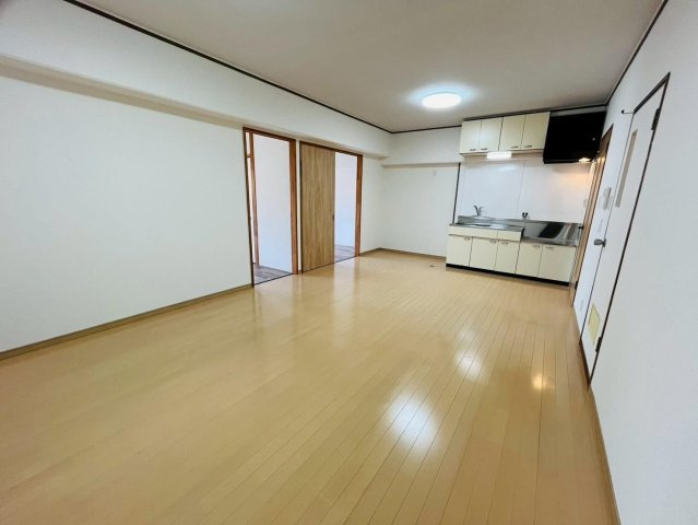 陣山ビルの居間・リビング