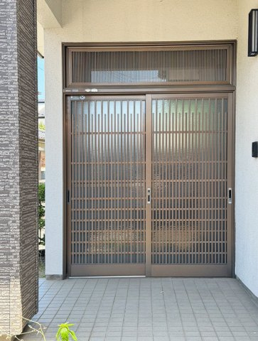 名取市上余田千刈田　中古戸建の玄関
