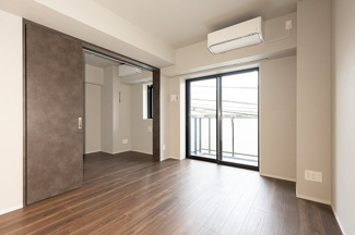 【居間・リビング】 | レフィールオーブ麻布仙台坂 | ※写真は同タイプ住戸です。