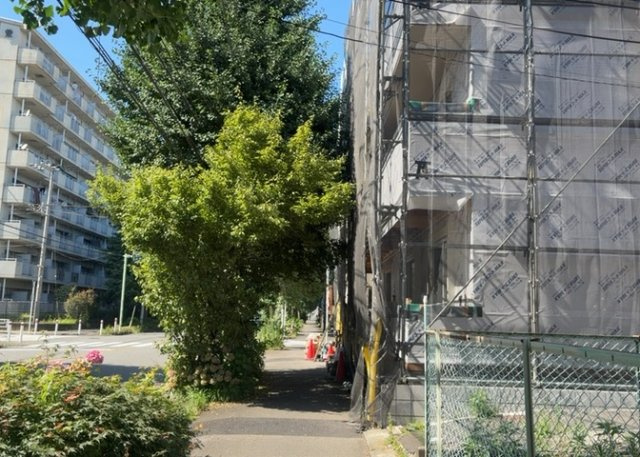 【外観】 | フルセイル南橋本 | 土地の前の道路に消火栓が設置されていることがあります。この場合、道路交通法第45条第1項により、駐車禁止の場所が指定されています。そのため、車庫などの駐車スペースをつくることができない場合があります。