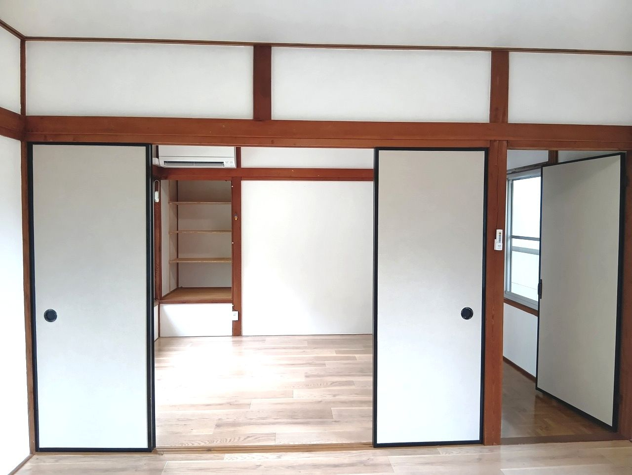 貸家(介良乙1922-9)中屋邸の洋室|広々とした洋室です