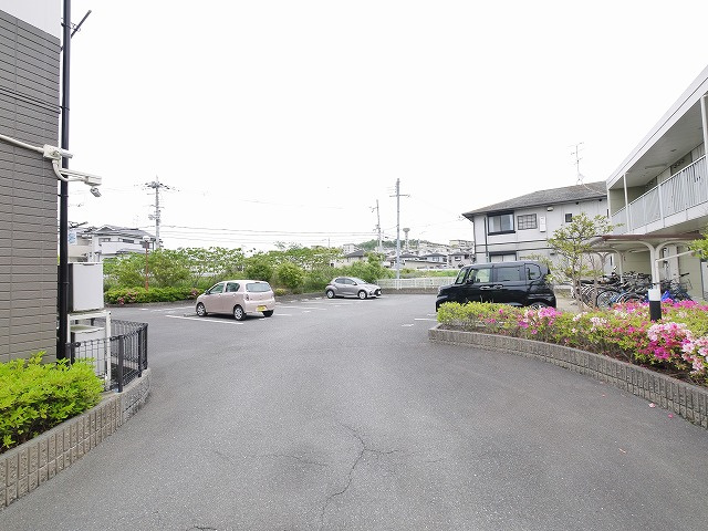 レオパレスＴａｋｕｙａⅡの駐車場|駐車場完備です