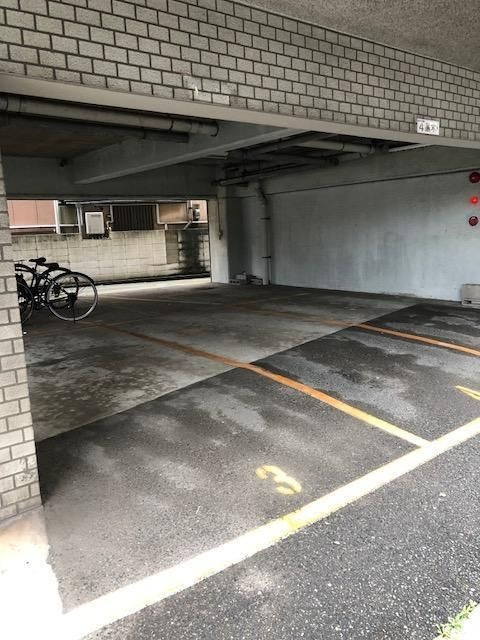 プランドール西小倉駅前の駐車場