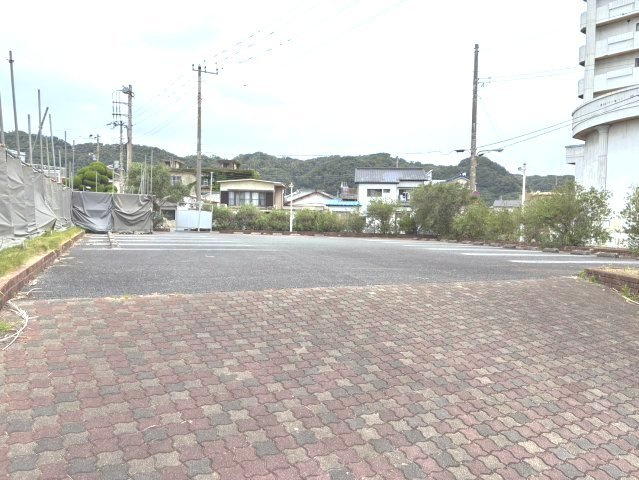 南房総市白浜町白浜の売地の外観|向かって右側駐車場