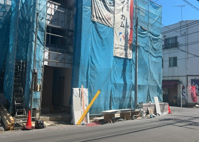 【外観】 | フルセイル橋本１５ | 土地の面積＝住宅面積ではありません。建ぺい率の問題などで、土地のある場所によって住宅を建てられる面積は限られています。高さもしかり、「土地」という言葉の中には、建築条件も含まれると考えておきましょう。
