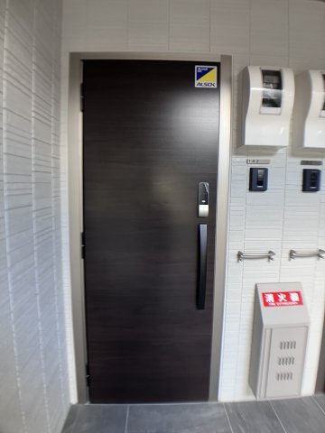 D-ROOM 中島の玄関