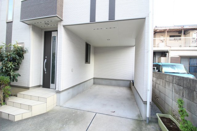 扇2丁目戸建の駐車場