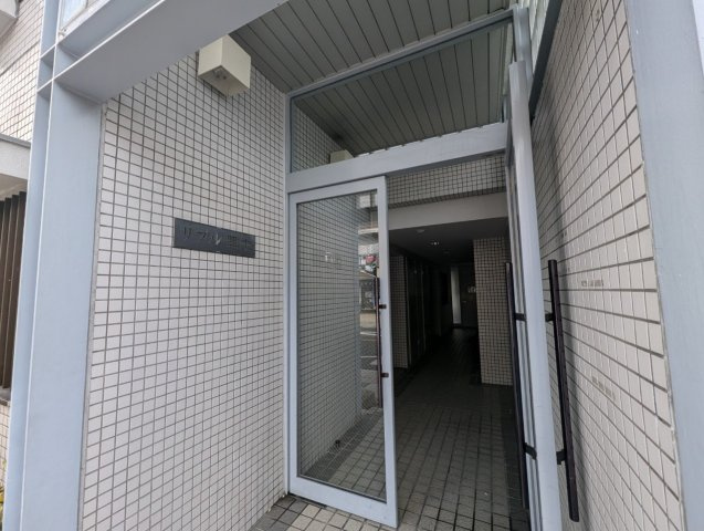 リプル豊中のエントランス