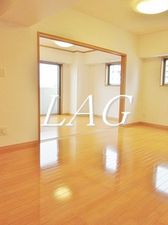 【居間・リビング】 | ラウレアビレッジ | 洋室のお部屋です。