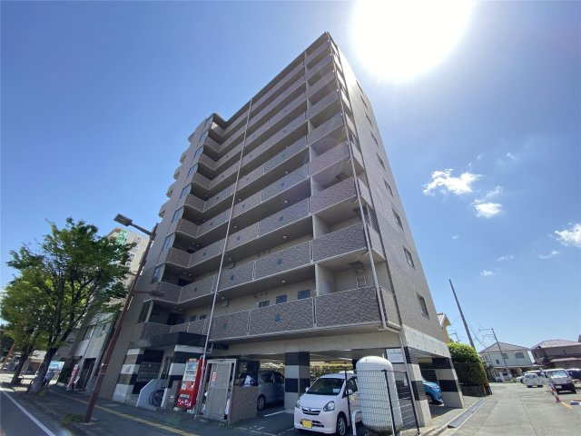 アーバングランデ本荘の外観