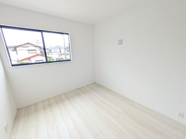取手市新取手　2丁目　01期　新築戸建ての洋室|陽当たりの良い明るい洋室です♪