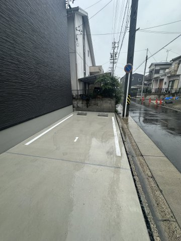 Jack tsutsumiⅠの駐車場|車をお持ちの方に嬉しい駐車場付きの物件です