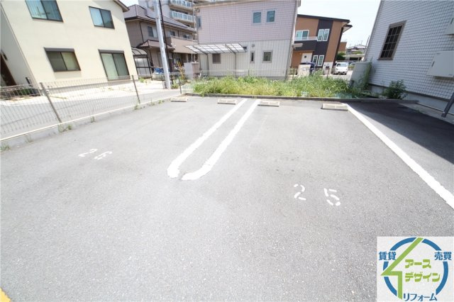 ラポール浜の宮の駐車場