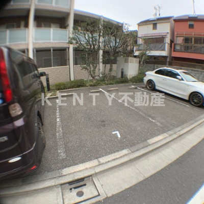 【駐車場】 | フォルティス大森 | 駐車場があるので、車を買う予定の方も安心です