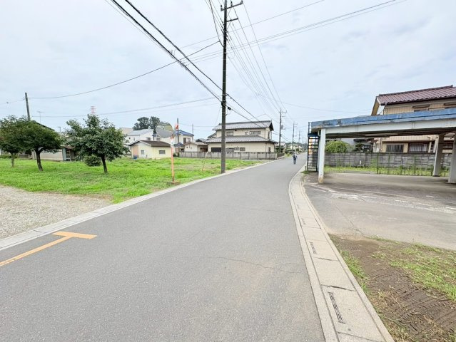 日高市女影　建築条件なし売地　JR川越線『武蔵高萩駅』徒歩12分　【高萩小学区】の前面道路含む現地写真