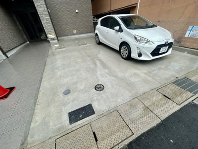 【駐車場】 | エヌエム・キャトフ・ヴァン・ディズヌフ